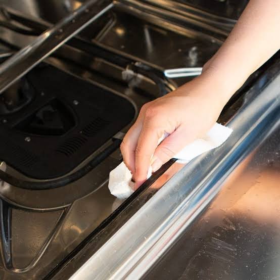 How to Clean a Bosch Dishwasher (Full Guide)
